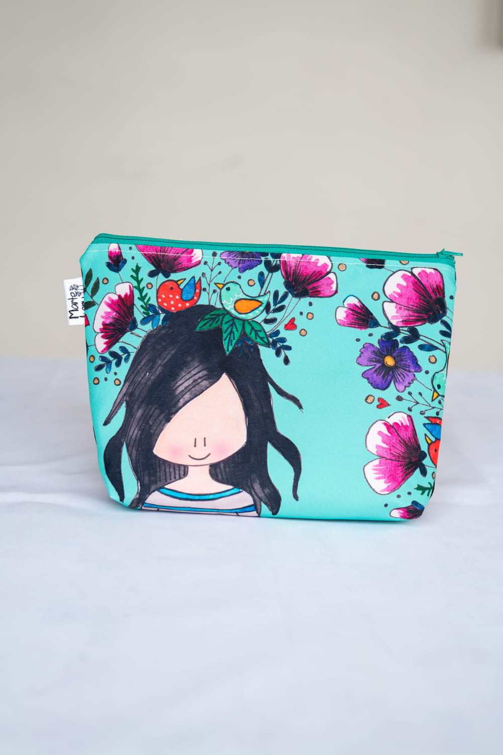 COSMETIQUERO NIÑA CON FLORES Cosmetiquero niña con flores - Imagen 1
